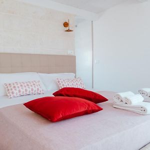 Iconica Luxury Suites